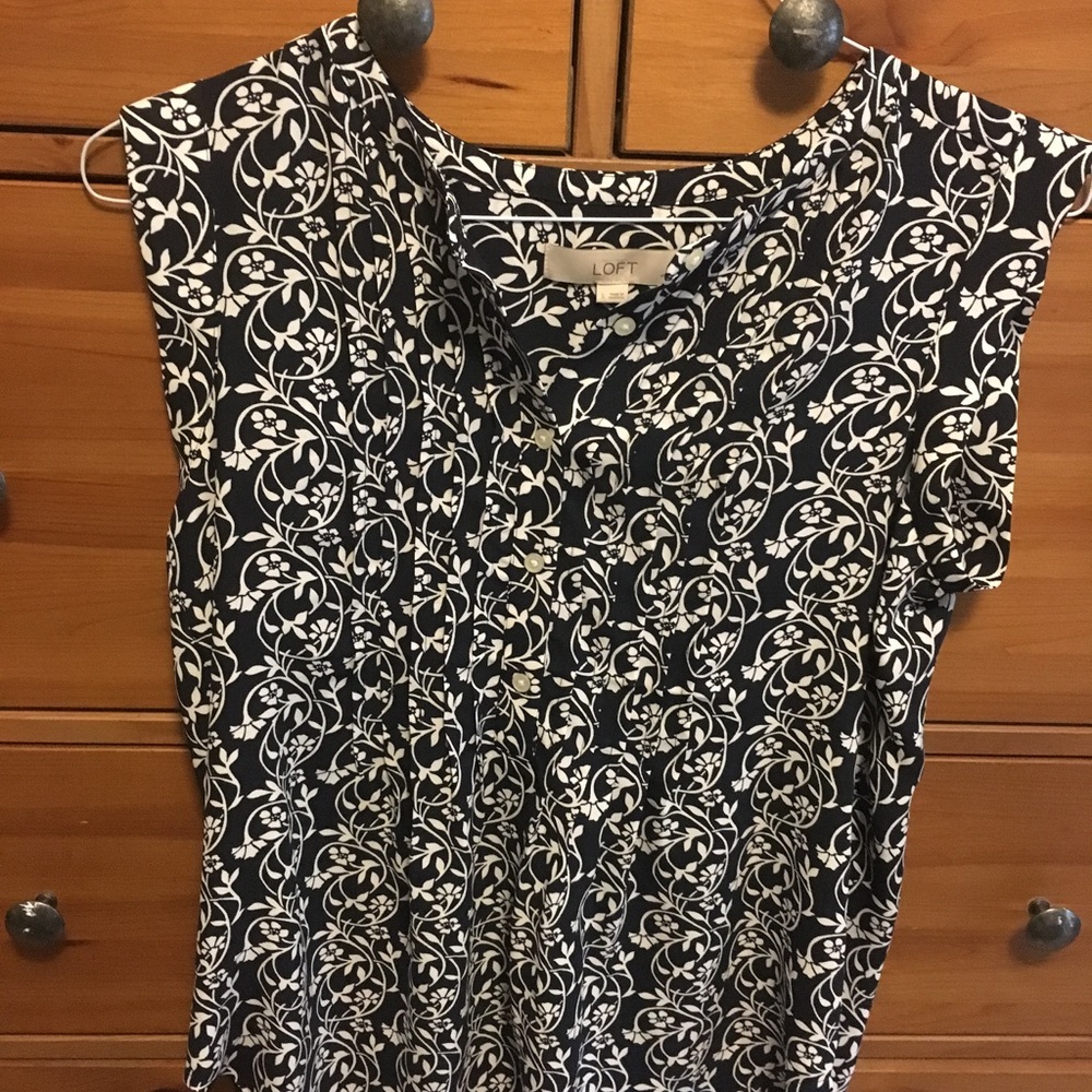 Loft Sleeveless blouse
